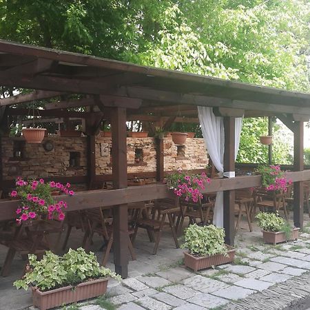 Семеен Хотел-Ресторант Маламовата Къща Gotse Delchev Exterior foto