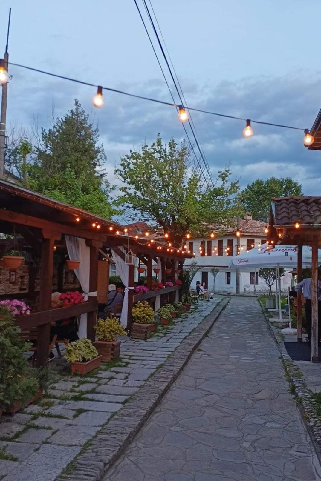 Семеен Хотел-Ресторант Маламовата Къща Gotse Delchev Exterior foto